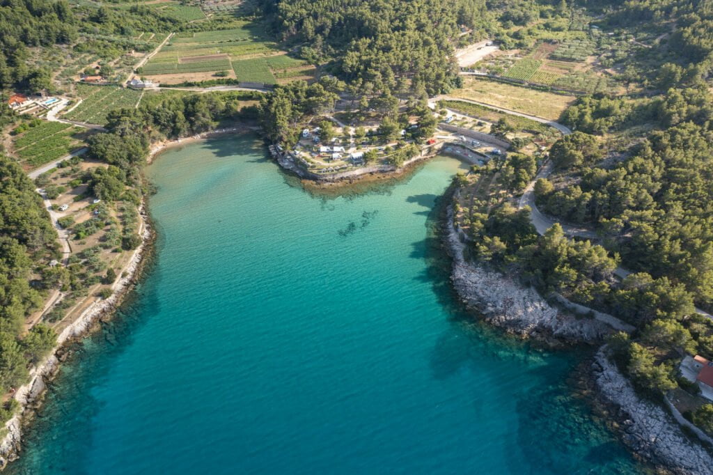 jelsa-grebisce-beach