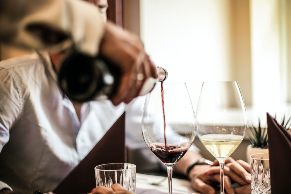 Od vinograda do čaše: Istraži vrhunske vinarije na otoku Hvaru